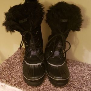 Snow boots